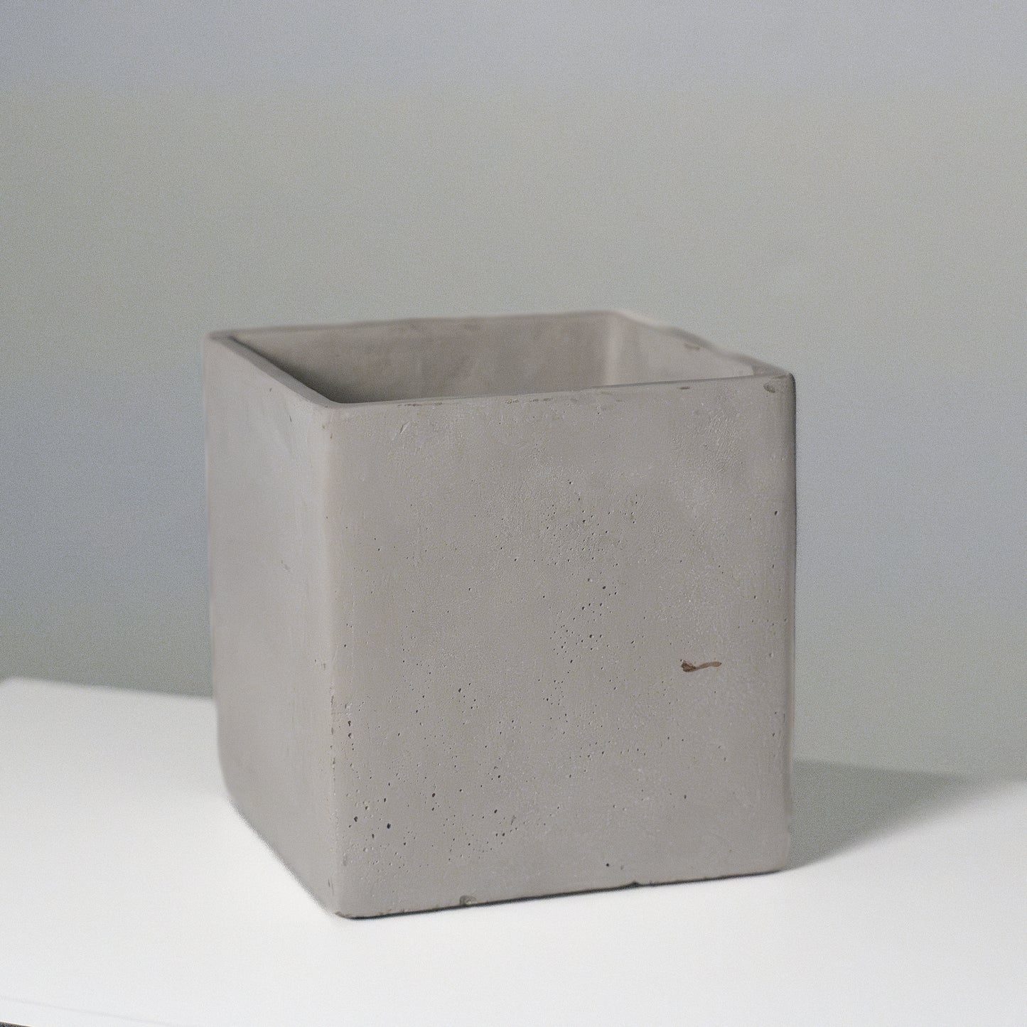 Brutalist | Smokey Minimalist Planter - 5"
