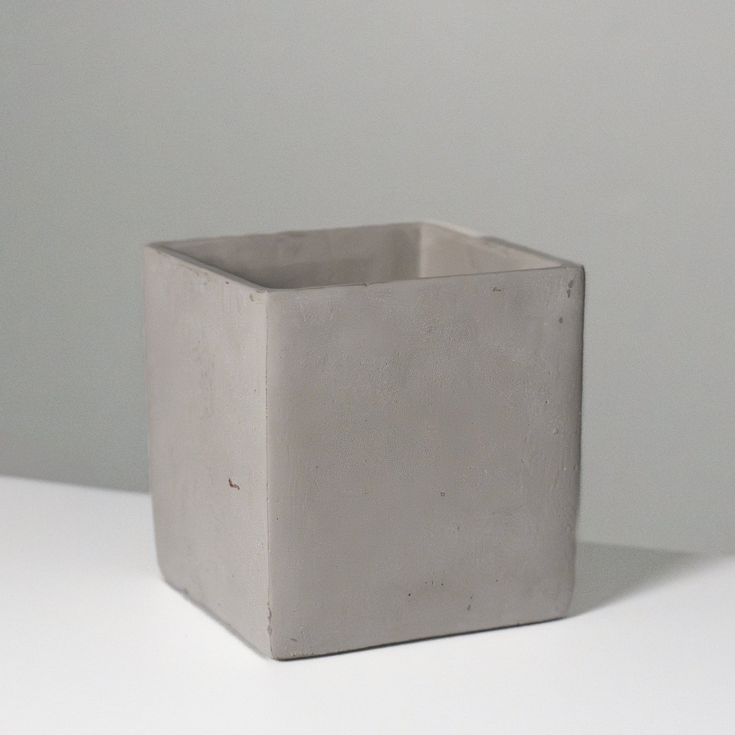 Brutalist | Smokey Minimalist Planter - 5"