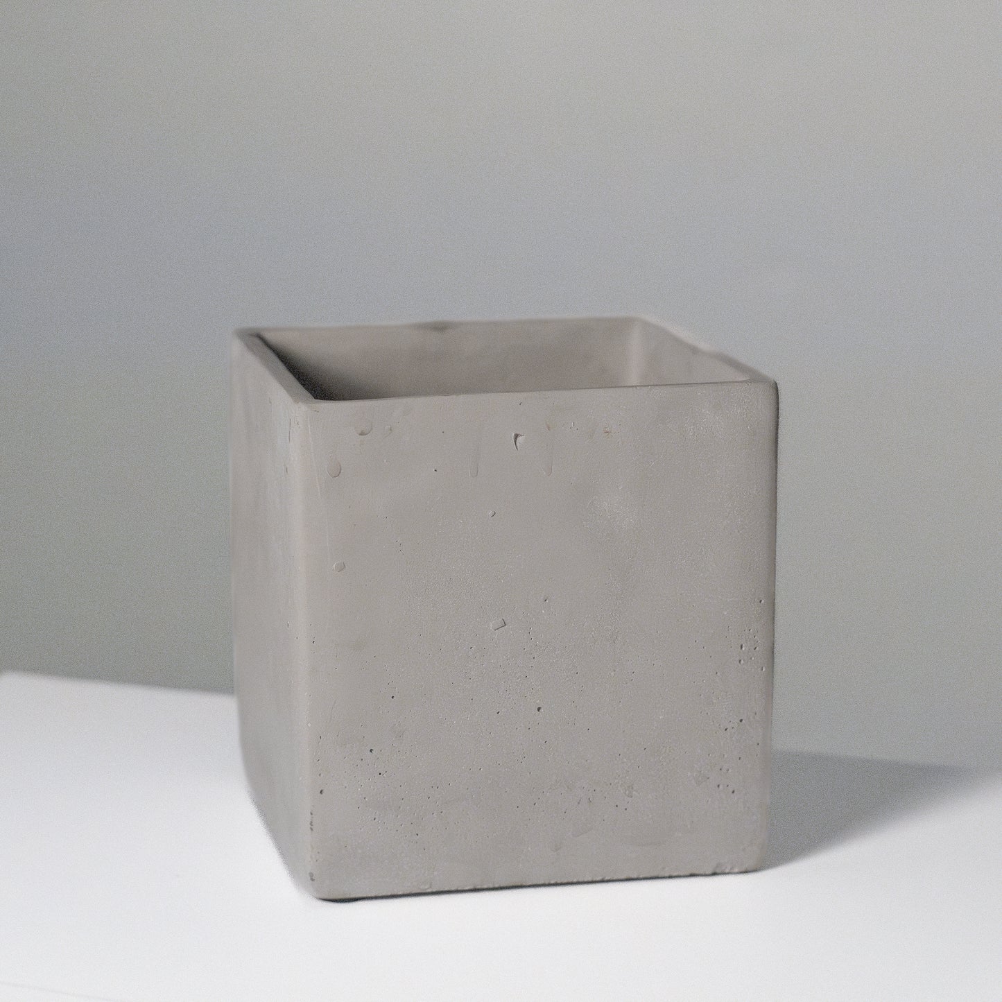 Brutalist | Smokey Minimalist Planter - 5"